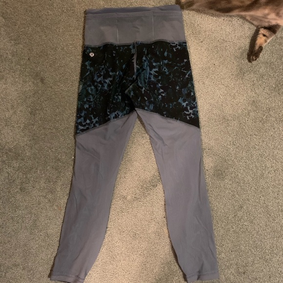 LULU LEMON LEGGINGS - Picture 3 of 3